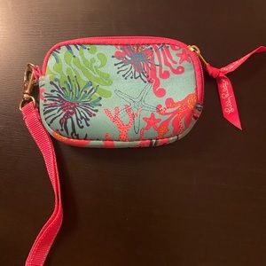 lilly pulitzer wristlet